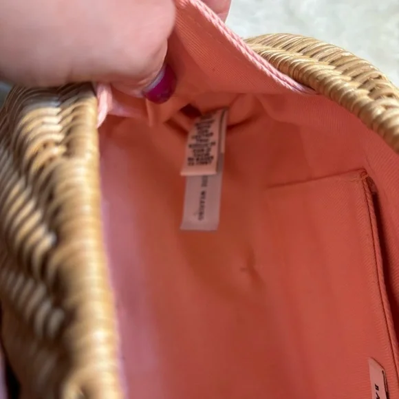 NEW Banana Republic Woven Bag Tan Rattan Pale Pink Leather Gold-tone Hardware - Picture 8 of 16